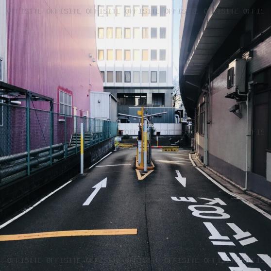 東京高速道路北有楽ビルの駐車場