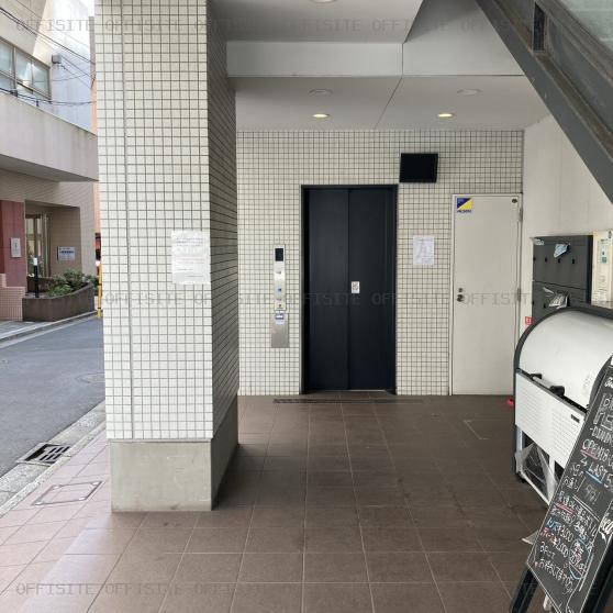 Ｔ’ｓ ＢＲＩＧＨＴＩＡ 千葉中央のエレベーター周辺