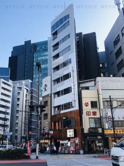 日米商会ビルの外観