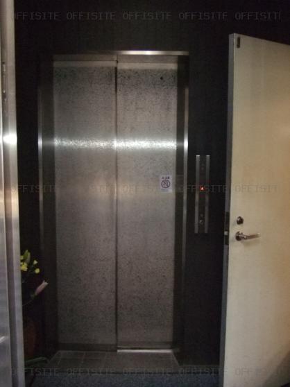 ベジタビルのエレベーター