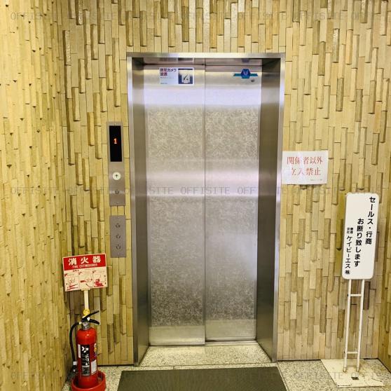 開成ビルのエレベーター