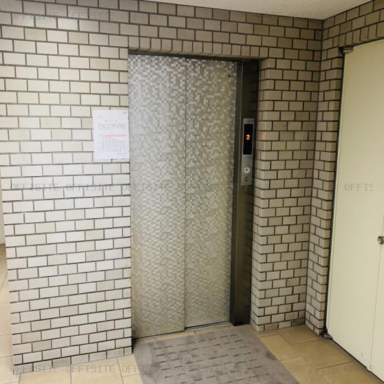 中銀新橋マンションのエレベーター