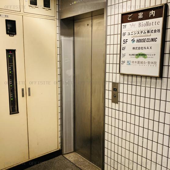 松山ビルのエレベーター