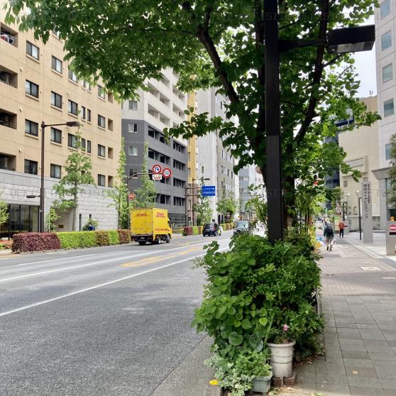 東京ダイヤビル１号館のビル前面道路