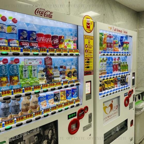 上野ＴＨビルの自動販売機