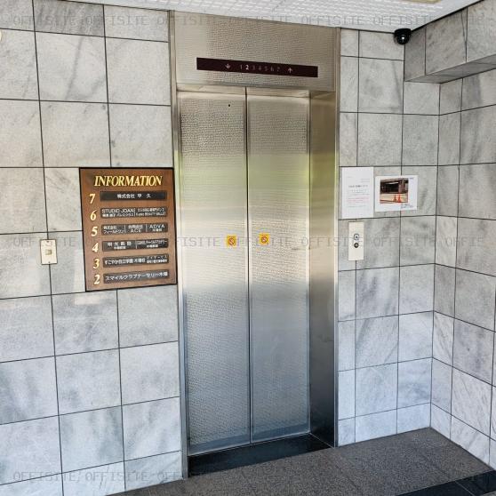イマス木場ビルのエレベーター
