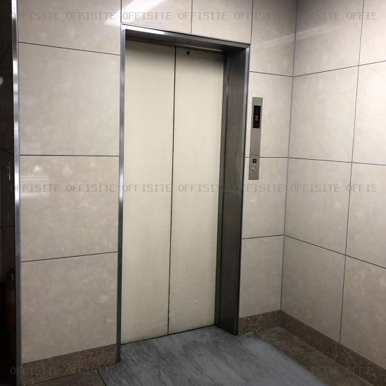 依田忠ビルのエレベーター