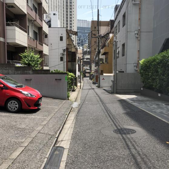 赤坂ＳＴビルのビル前面道路