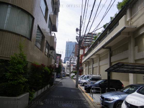 千代田中央ビルのビル前面道路