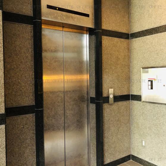 アールビルのエレベーター