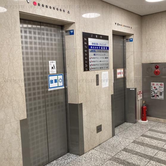 新横浜千歳観光ビルのエレベーター