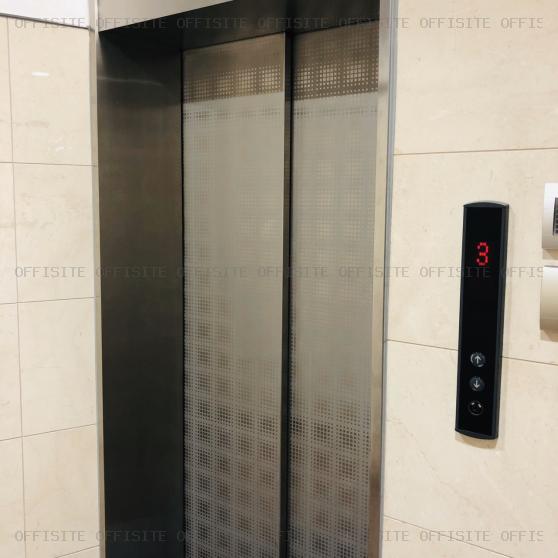 ドゥーミラン銀座ビルのエレベーター