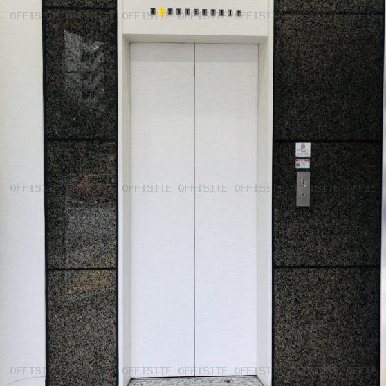 須田町パークビルのエレベーター