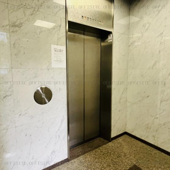 東京大和化成ビルのエレベーター