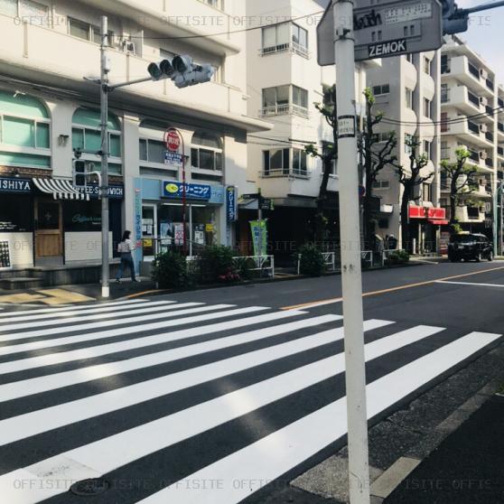 いちご渋谷イーストビルのビル前面道路