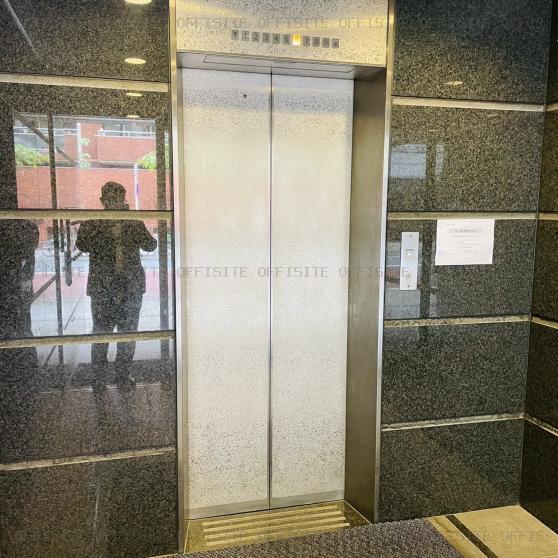 加登ビルのエレベーター