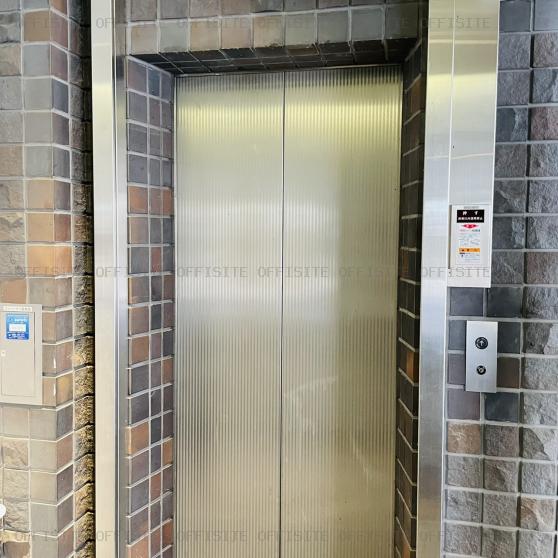 Ｇビル南青山０２のエレベーター