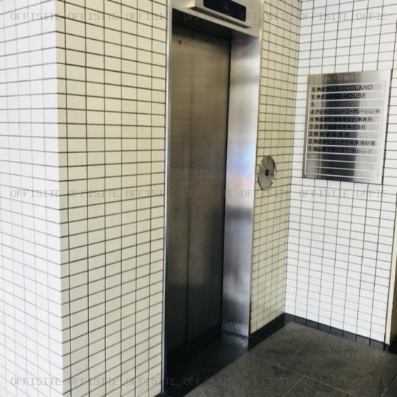 明治安田生命中目黒ビルのエレベーター