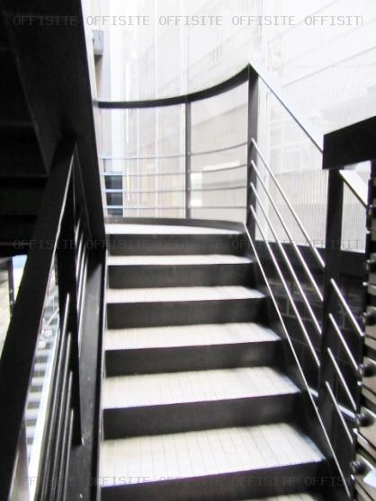 赤坂フォディアビルの階段