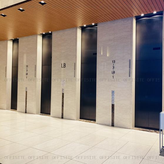 日土地西新宿ビルのエレベーター