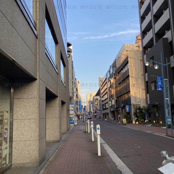 横浜相生町ビルのビル前面道路