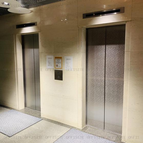 日庄ビルのエレベーター