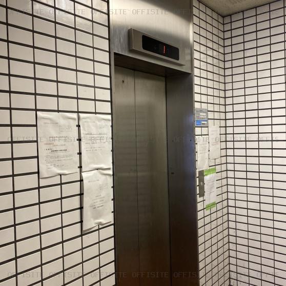 大沢ビルのエレベーター