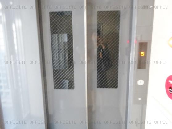 第二新洋ビルのエレベーター