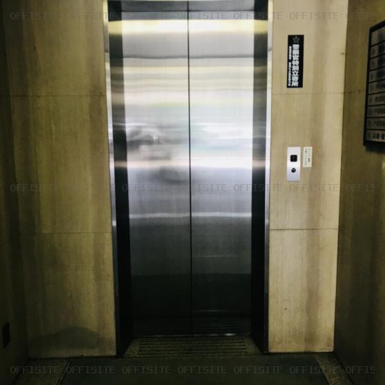 戸部ビルのエレベーター