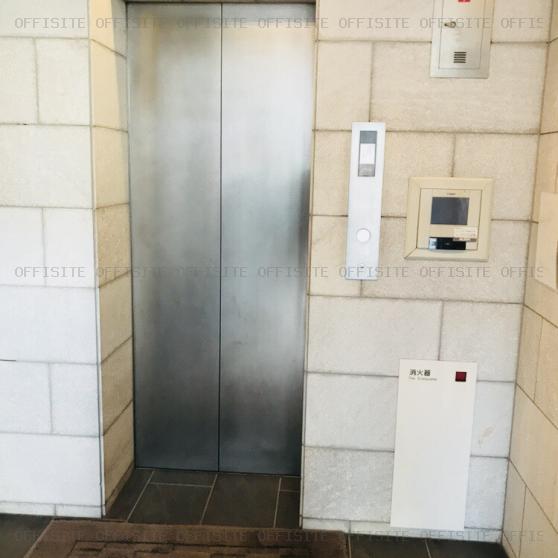 Ｇ－ＦＲＯＮＴ青山のエレベーター