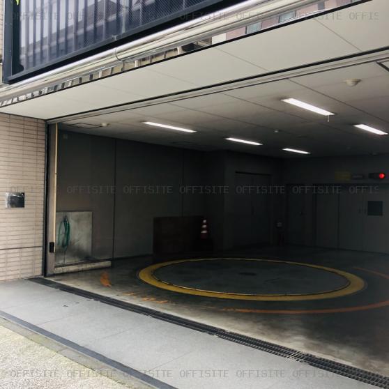 フコク生命横浜ビルの駐車場