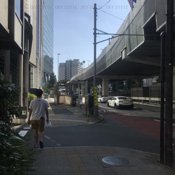 ＭＡＣ渋谷ビルのビル前面道路