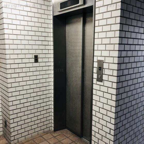 サンライズ赤坂ビルのエレベーター