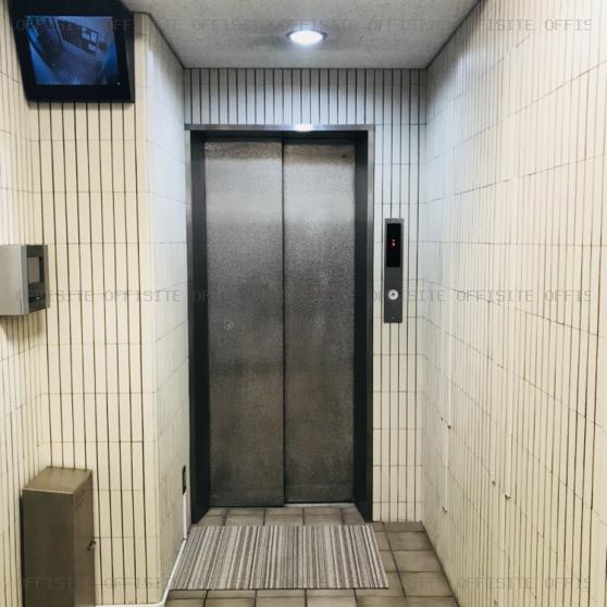 日吉ビルのエレベーター