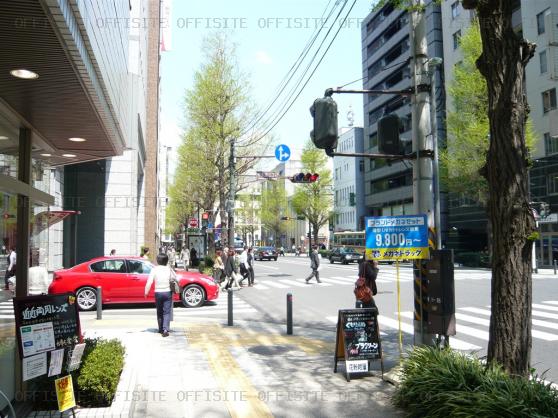 横浜弁天通第一生命ビルのビル前面道路