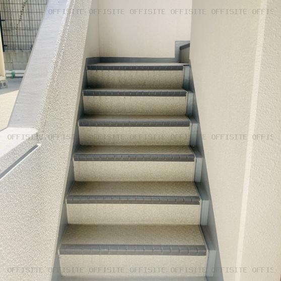 新神楽坂ビルの階段