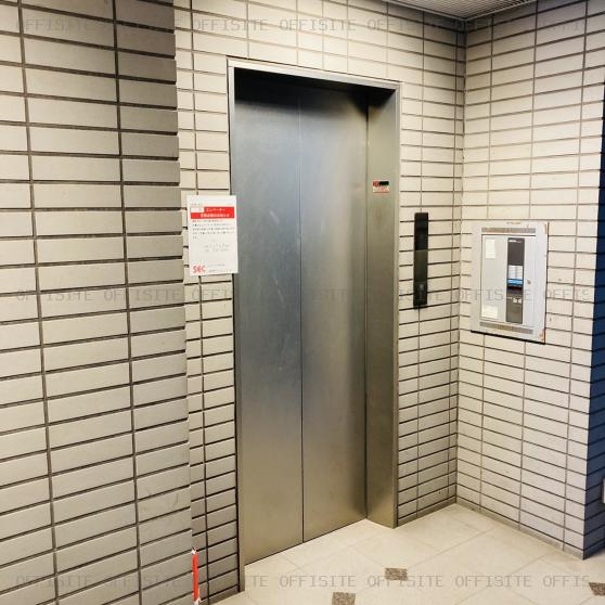 伸治ビルのエレベーター
