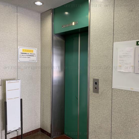 サクセス本厚木ビルのエレベーター
