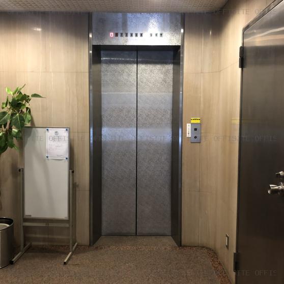 オフィス３０のエレベーター