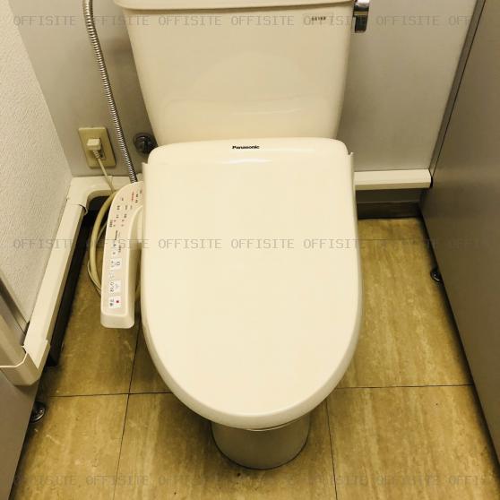 京桜興産ビルの各階男女トイレ別です。