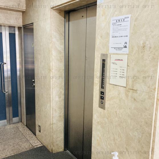 第二直平ビルのエレベーター