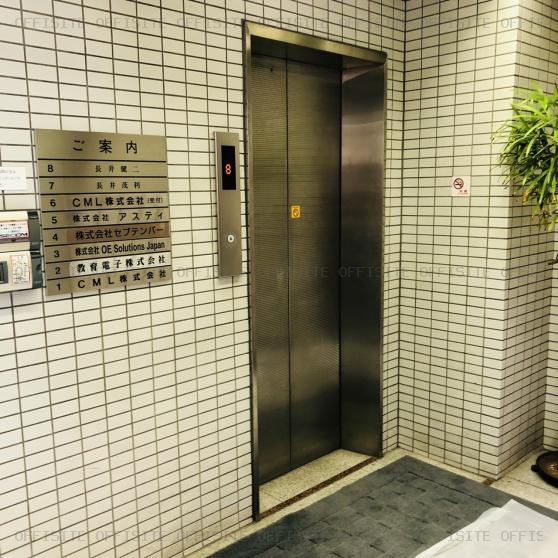 長井ビルのエレベーター