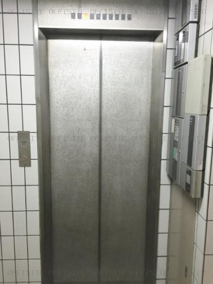 イーストテラスビルのエレベーター