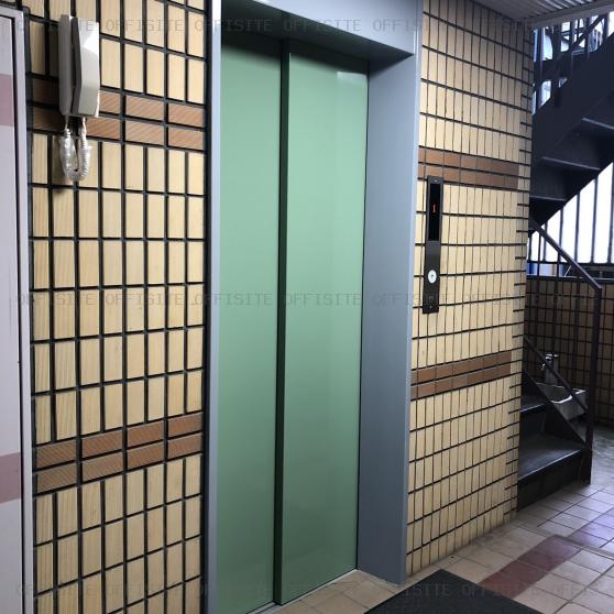 飯田ビルのエレベーター