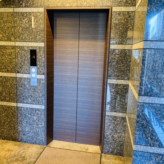 センテニアル青山のエレベーター