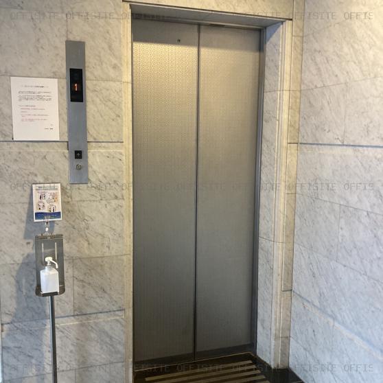 水戸部ビルのエレベーター