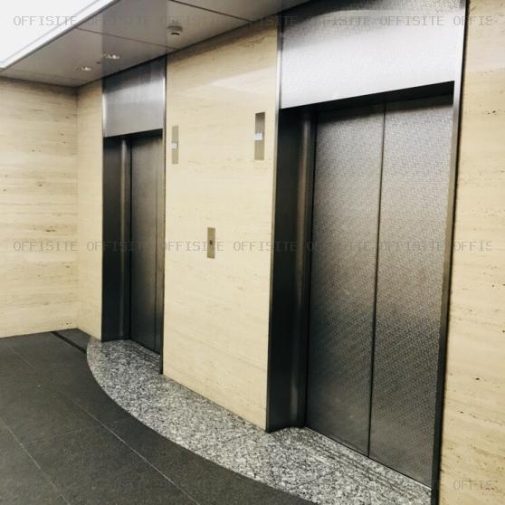 オーク池袋ビルのエレベーター