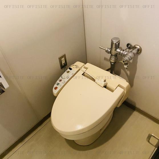 三共西新宿ビルの基準階 トイレ