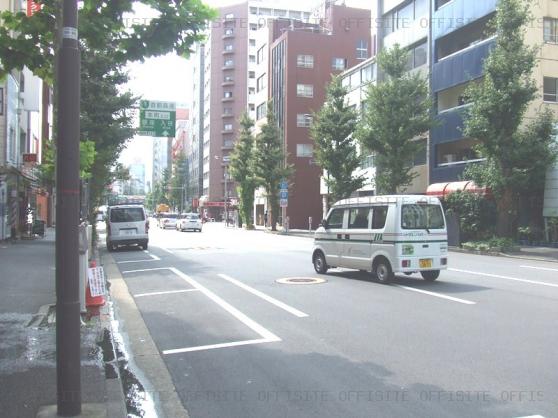 岩本町田中ビルのビル前面道路