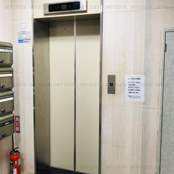ニュー目黒ビルのエレベーター
